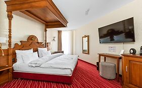 King's Hotel First Class